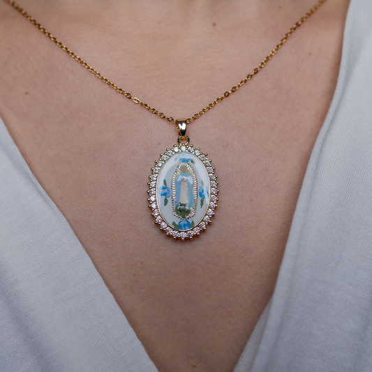 Collar Pintado a Mano Virgencita Maria