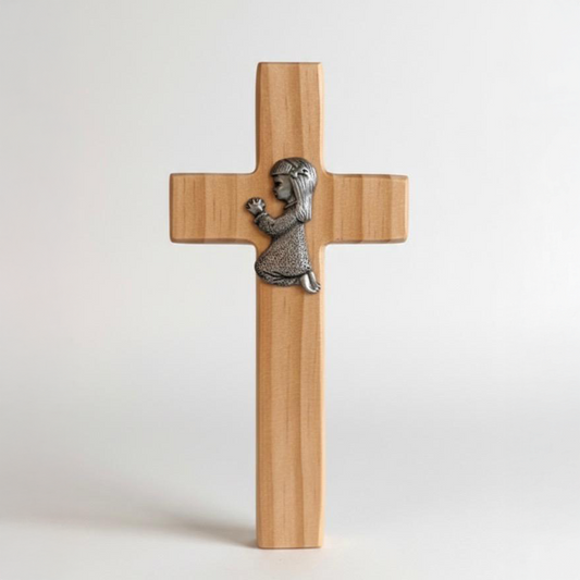 Cruz de Madera con Niña en Oración
